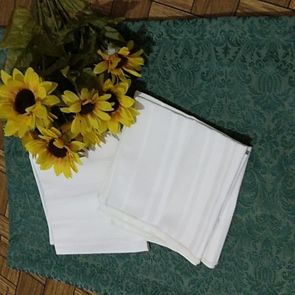 Tablecloth & 6 napkins approx 56x80 - Picture 2 of 6